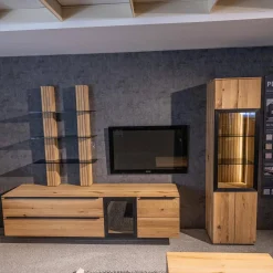 WK Wohnen Wohnwände & Tv-Lowboards|Wohnwand WK 490 Baristo Asteiche Bianco Rillenoptik Glas Anthrazit Inklusive LED Beleuchtung