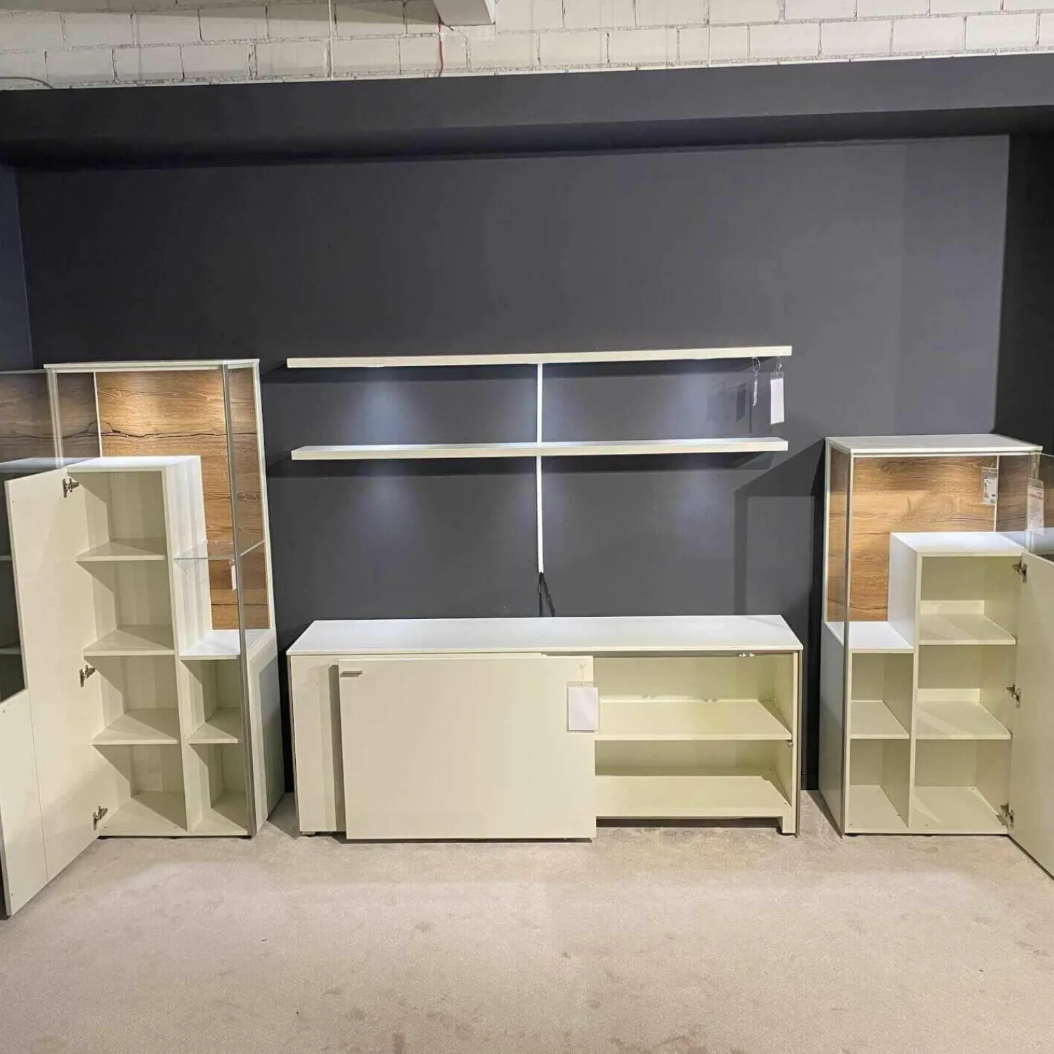 Venjakob Wohnwände & Tv-Lowboards|Wohnwand-Vitrinen Kombination Sentino Weiß Matt Rückwand in Anziano Eiche