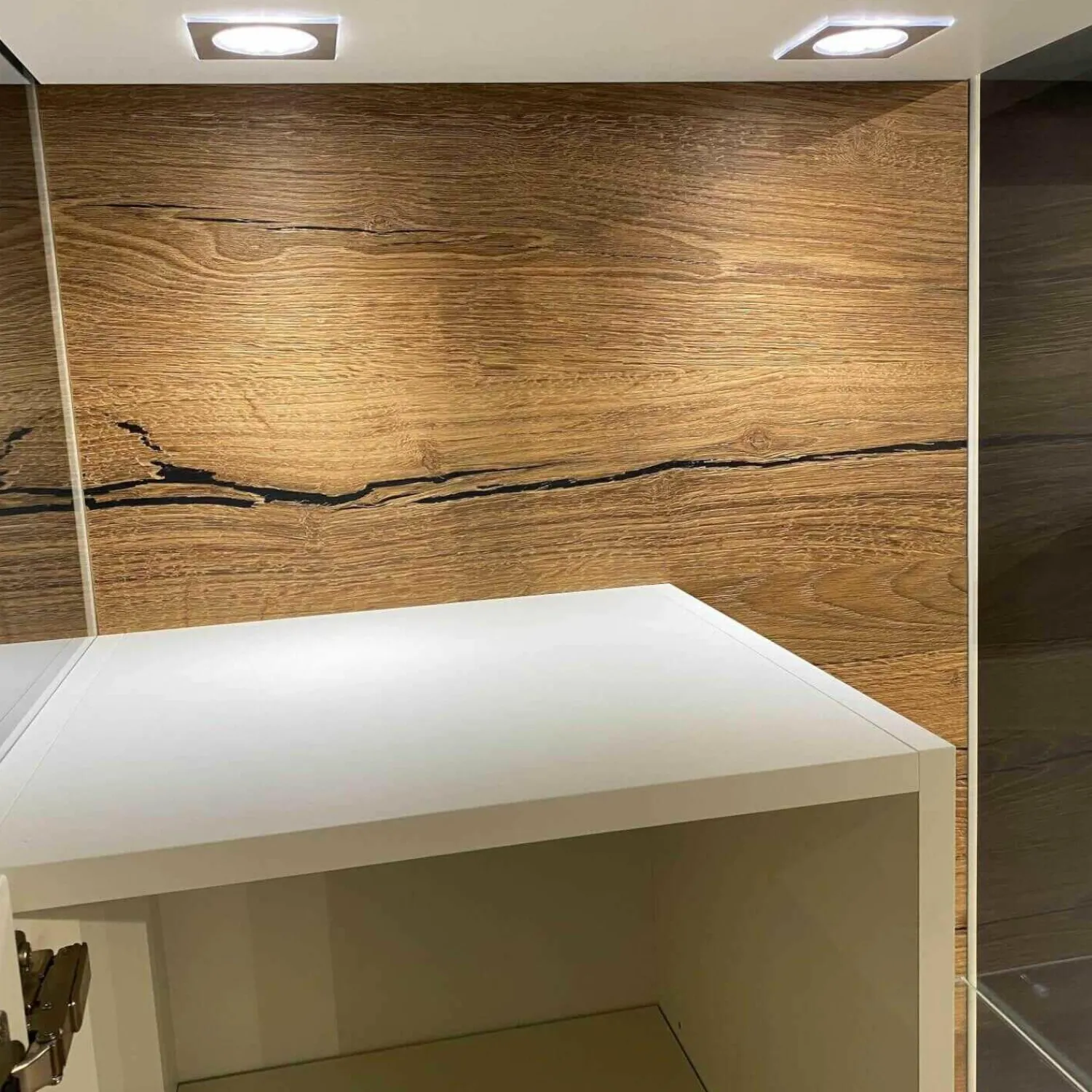 Venjakob Wohnwände & Tv-Lowboards|Wohnwand-Vitrinen Kombination Sentino Weiß Matt Rückwand in Anziano Eiche