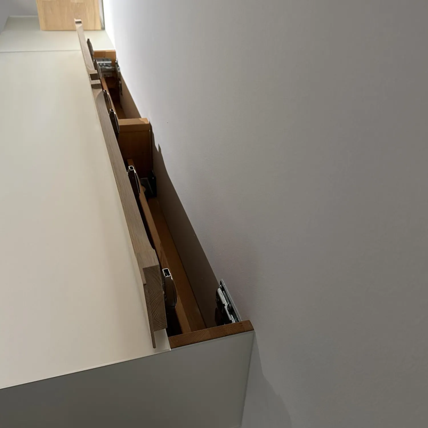 Team 7 Wohnwände & Tv-Lowboards|Wohwand In Eiche Weiß Geölt Fronten Glas Pearl Matt Innen Buche Mit Zwei Schubkästen Und Einer Klappe