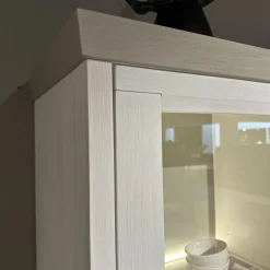 Wöstmann Vitrinen & Highboards|Zeilenschrank WM Casa 220 Pinie Massiv Weiß Soft Gebürstet Mit LED Beleuchtung